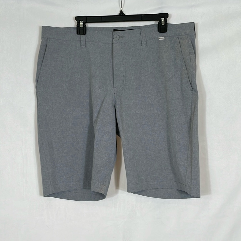 Travis Mathew Shorts Size 38 Gray Golf Short EUC